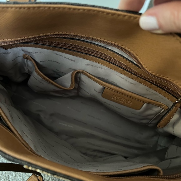 Michael Kors Jet Set Tote - Brown - Picture 5 of 9